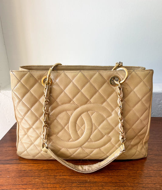 CHANEL GST Beige